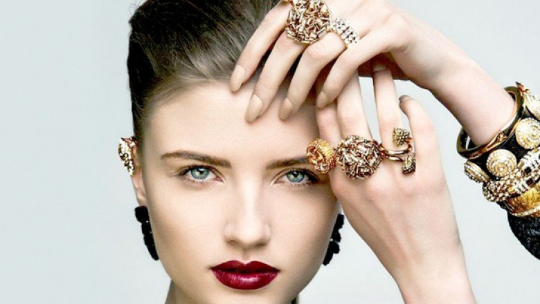 Ways To Stock Wholesale Womens Accessories For Your Store Right Away!