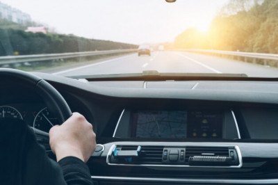 Enjoy private airport transfer like a VIP