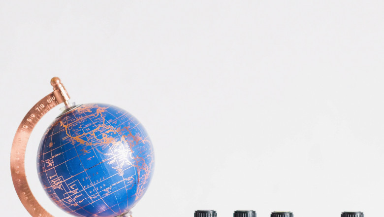 Traveling Soon? Be Sure to Bring These Essential Oils Along for the Ride