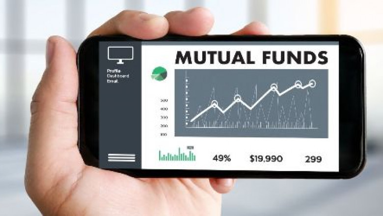 Why Mutual fund software for distributors shows capital gains computations?