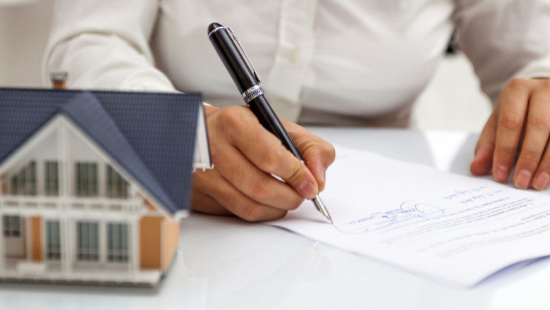 What are the 2 types of rental agreements?