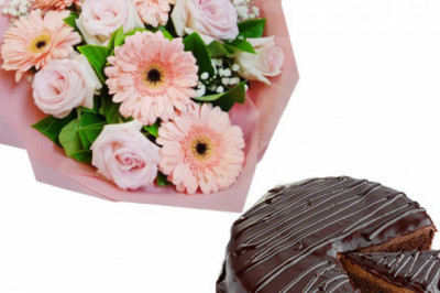 Flower Bouquet With Cake | NipponFlorist.jp