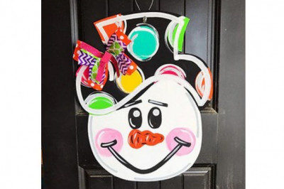 Exterior door décor to increase your curb appeal