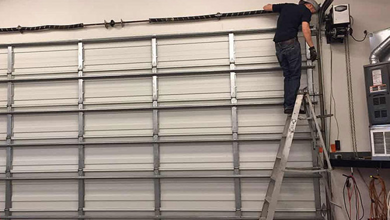 What are all the important things that you need to look at while using the garage door repair service?