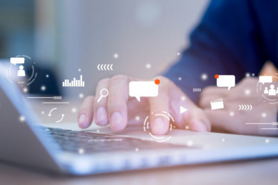 Why Should Small Businesses Hire A Digital Marketing Agency?