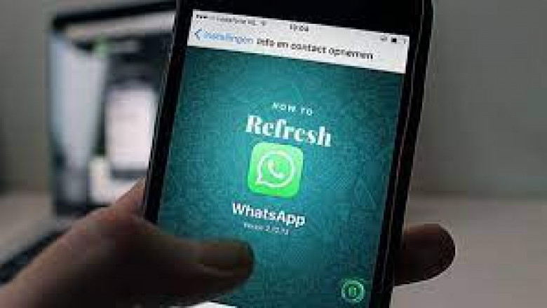 How to refresh WhatsApp?