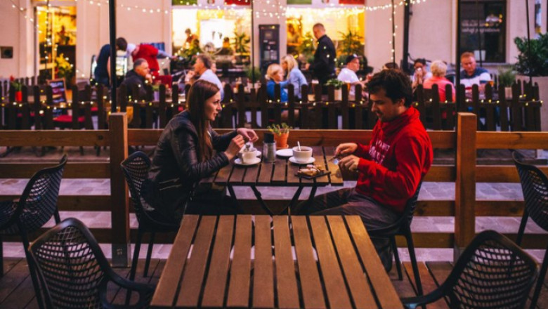 Download A Top- Notch Social Planning App to Make Date Night Plans in New York