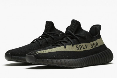 Yeezy Boost 350 and gradient lenses