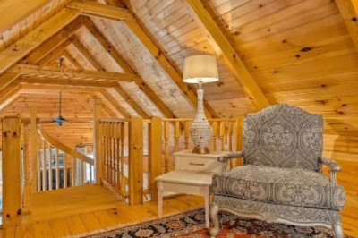 Luxury Cabin Vacation Rental in NC | Charming Cottage Stay in South Carolina- Lammsend