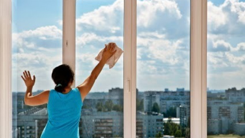 PROFESSIONAL GLASS & WINDOW CLEANING SERVICE Noida DELHI
