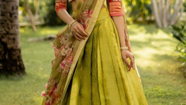 A Few Good tips on Choosing the Right Lehenga Choli for Your Body Type