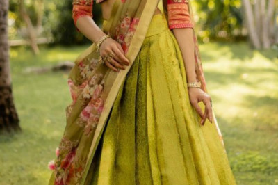 A Few Good tips on Choosing the Right Lehenga Choli for Your Body Type
