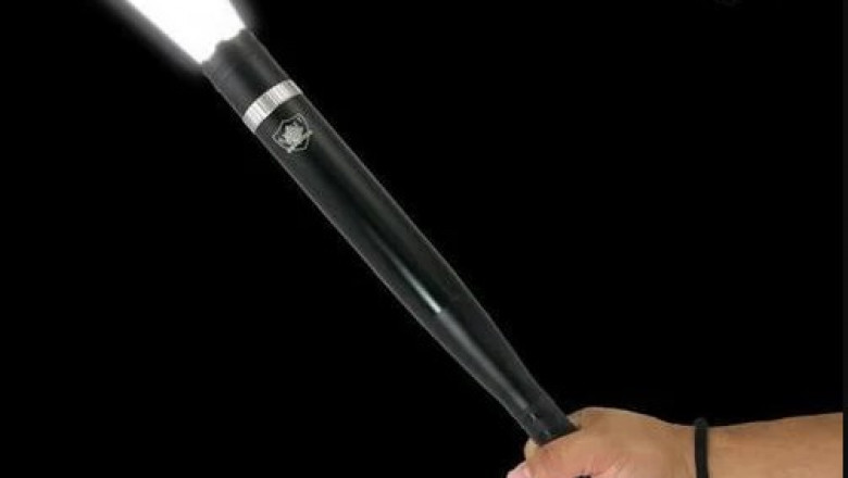 Top 5 Benefits of Carrying a Tactical Flashlight
