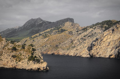 truck pulled from water at marina boat launch no injuries local water hauling
