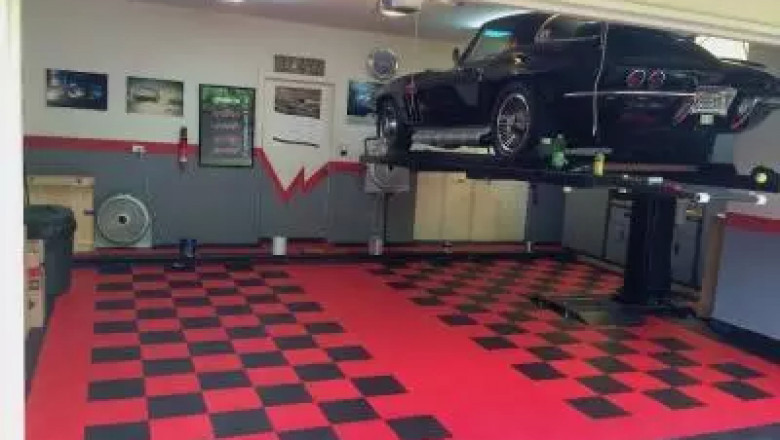 GARAGE FLOORING TILE