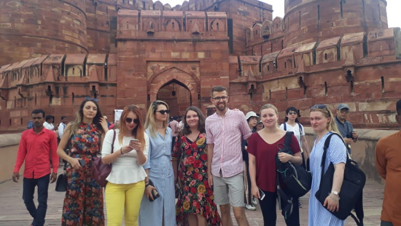 Taj Mahal Tour by Gatimaan Express Train | Padma Holidays