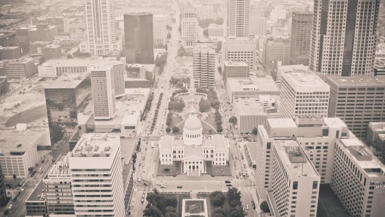 hire a 24 hour locksmith to secure your property