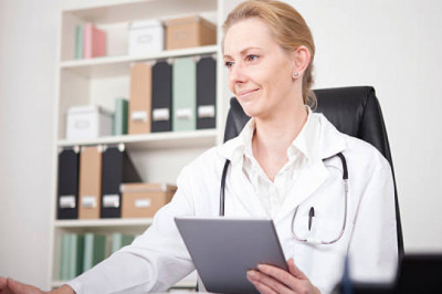 What are the top ways to find doctors on social media?