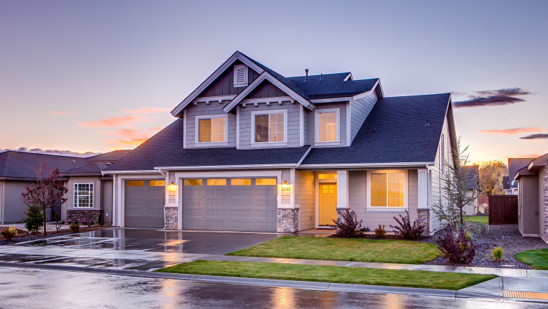 There are certain home siding replacement procedures that you should be aware of