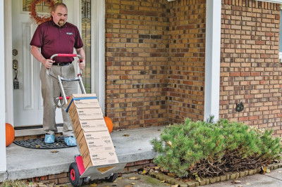 Deliver Heavy Medical Equipment with These 4 Material Handling Tools
