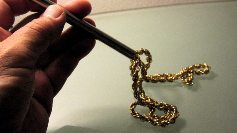 How can you tell if gold is real?