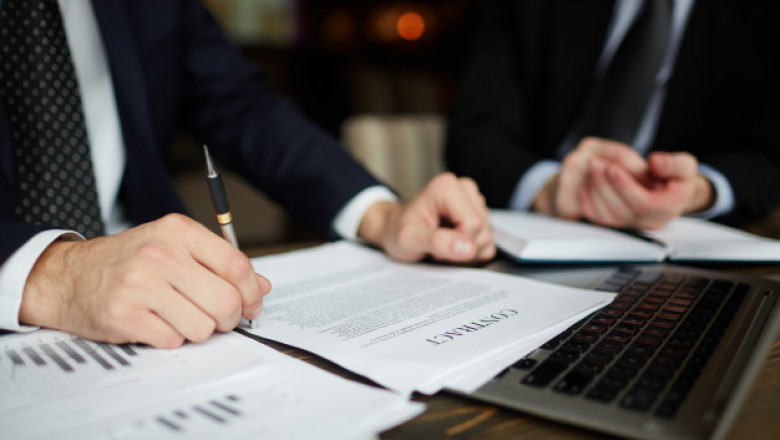 HOW CAN A LAWYER HELP YOU WITH A SPONSOR LICENSE APPLICATION?