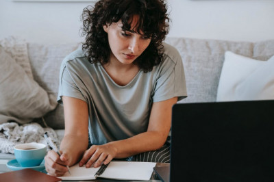 Why Take Assignment Writing Services? 6 Benefits