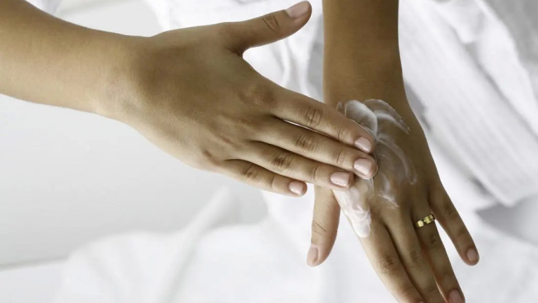 Keep Your Hands Protected From The Sun & Dryness With These 5 Simple Steps