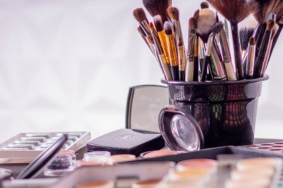 Metode Mengawali Bisnis Kosmetik Online buat Pemula