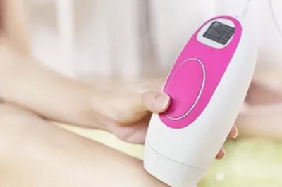 Which are the leading players in the global hair removal devices market?