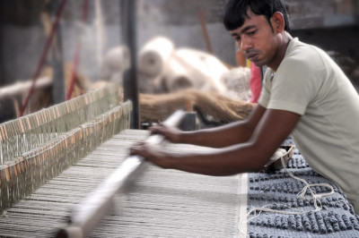 How a Rug Goes into Transition from Factory to Floor?