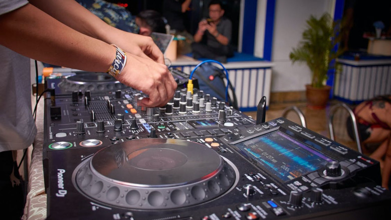 A Rapper's Guide to Building a Chorus