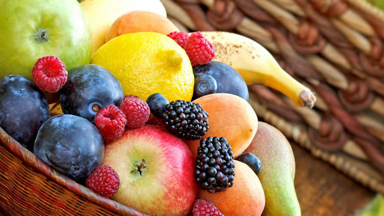 Fructose natural or artificial sugar?