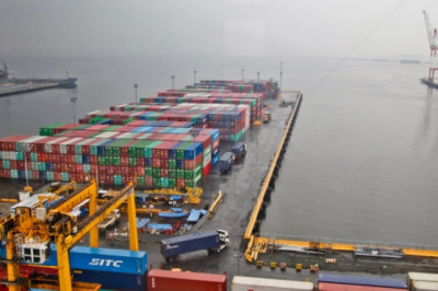 How Investing In Trade Finance Can Help SMEs Uplift?