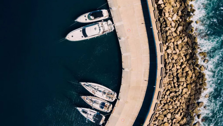 Luxury Yacht Cruise in Dubai