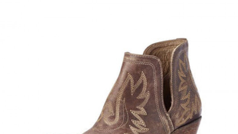 Cowgirl Boots - Back in Style For a Bold Fashion Statement!