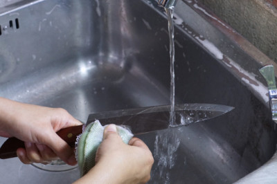 The Best Ways To Keep Your Kitchen Knives Sharp And Clean