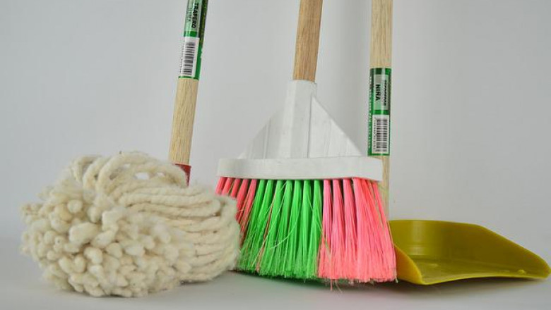How to Clean Hardwood Floors with a Steam Cleaner