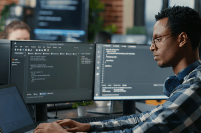 How to Become a Freelance Front-end Developer in 2022 | Optymize