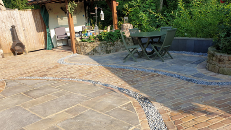What should you know before laying paving slabs?