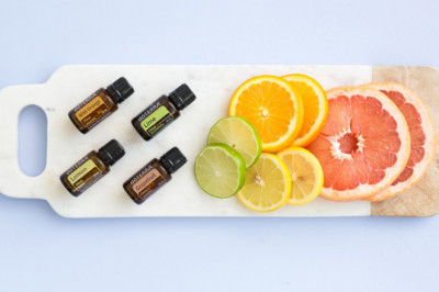 4 Essential Oils to Encourage a Positive Atmosphere