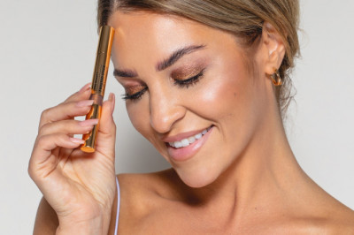 Get the Perfect Summer Glow with Bronzers and Highlighters