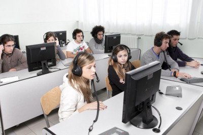 A Guide to know about digital Language Labs software