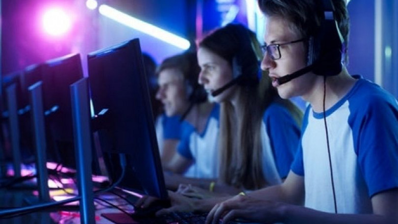 Getting Started With Play To Earn NFT Gaming Marketplace