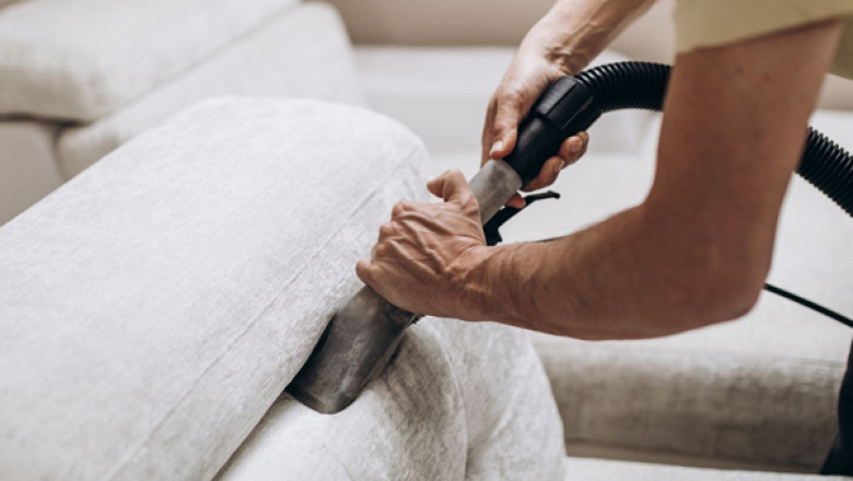The Top 4 Crucial Steps to Effectively Steam Clean a Couch