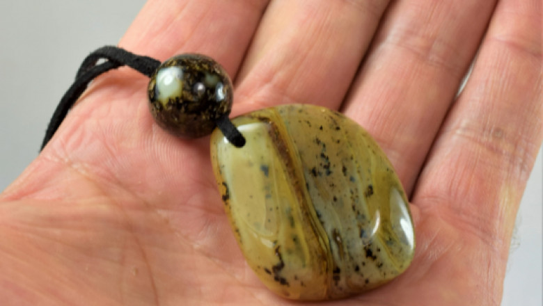 Amber Pendant With Leather Strap | Amberada.com