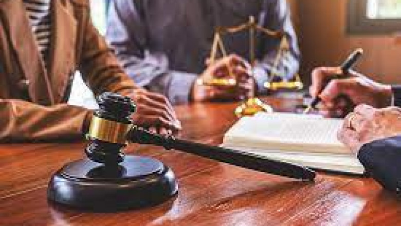 How can I locate a top family lawyer in Chennai?