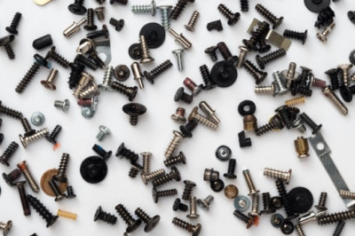 What is the difference between screws, bolts, nuts and screws?
