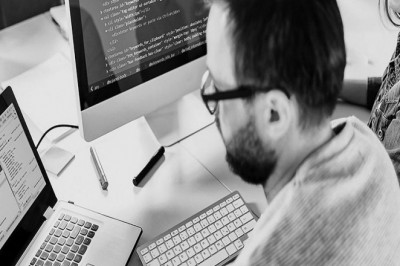 Top 7 Trends a Shopify Plus Developer Can Help You Get Behind Before 2023