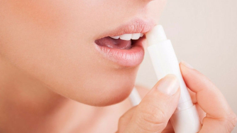 Cara Memilih Lipstik yang Baik untuk Kesehatan Kamu